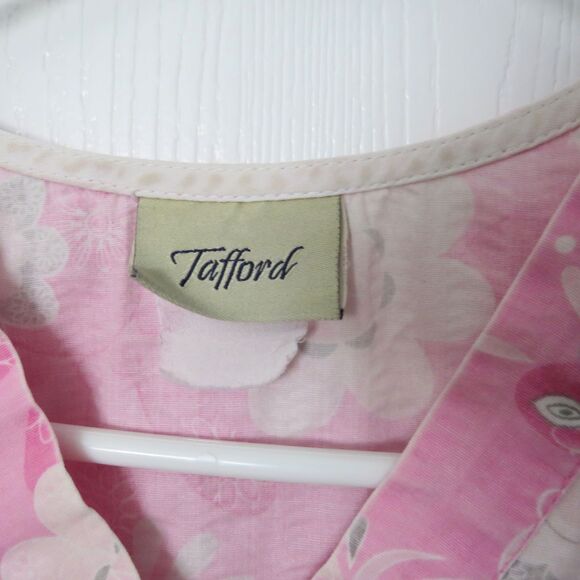 Tafford Scub Top Women Pink Small Floral Pattern & Large Pockets Comfortable Fit - Picture 3 of 9